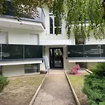 Flow Apartments Karl Wolf Park